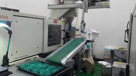 Plastic injection molding machine 3